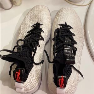 Nike- Lebron 15